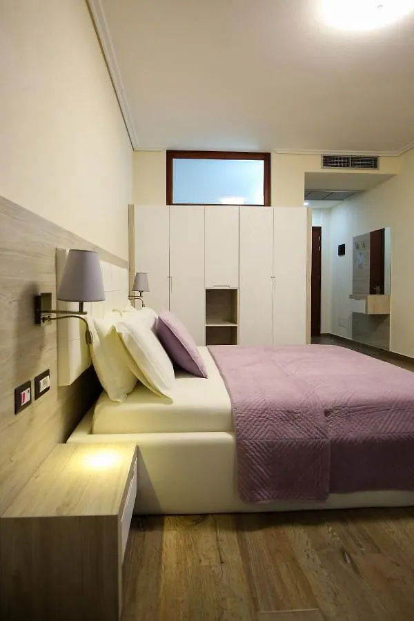 Hotel Vd Roleks Vlorë