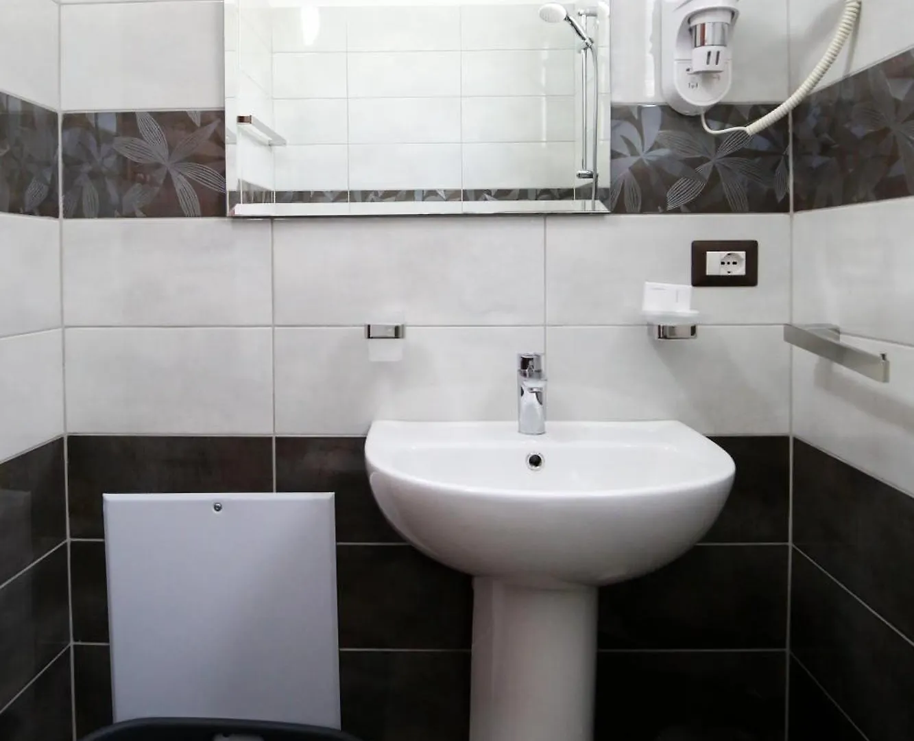 Hotel Vd Roleks Vlorë